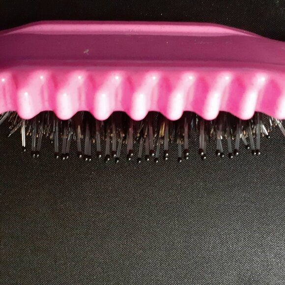 NEW!! Pink Curl Defining Brush, Bristle Styling Brush for Curly Hair - Picture 4 of 8